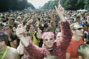 La XIII edición del 'Love Parade' finaliza proclamándose como la mayor concentración pacífica del mundo