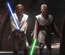 Fotograma de 'El ataque de los clones' en el que aparecen  Ewan McGregor y  Hayden Christensen.
