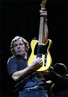 Unas 55.000 personas aclamaron anoche al 'Boss' en el segundo concierto de su gira española.