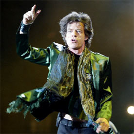 La banda en una actuación en el estadio Vicente Calderón.
