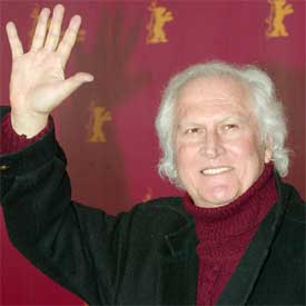 El director de 'Memoria del saqueo' posa para la prensa en Berlín.