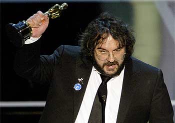 Jackson con el Oscar al mejor director, el último que ha recibido.