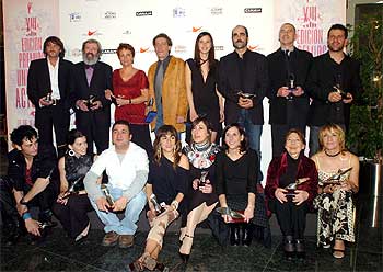  Te doy mis ojos ,  Aquí no hay quien viva  y  Las bicicletas son para el verano  acaparan los galardones. En la foto, Laia Marull.