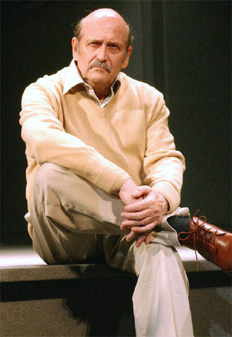 En la imagen, durante la reciente representación de  Tres hombres y un destino .