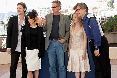 Wim Wenders posa con Gabriel Mann, Fairuza Balk, Sam Shepard y Sarah Polley en la presentación de  Don't come knocking .