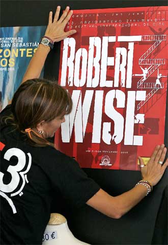 La muerte del cineasta ha convertido el tributo de San Sebastián en un homenaje póstumo.