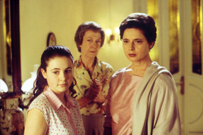 Isabella Rossellini (derecha) en una escena de  La fiesta del chivo. 