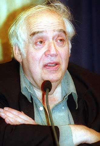 Fotografía de archivo de Harold Bloom, unos de los críticos literarios más influyentes, que ha presentado hoy, a través de videoconferencia, su libro 'Jesús y Yahvé, los nombres divinos'.