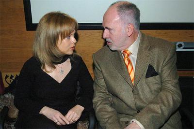 La soprano albanesa Inva Mula y el director de orquesta Jesús López Cobos, durante la presentación de 'La Bohéme'.