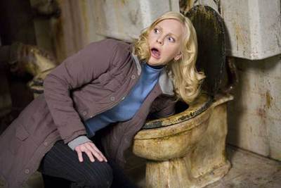 Fotograma de la película  Scary Movie 4. 