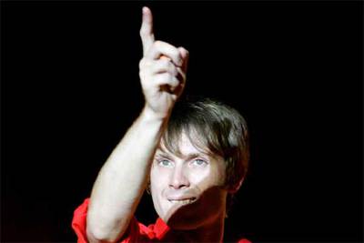 Alex Kapranos, cantante de Franz Ferdinand, durante la actuación de esta noche