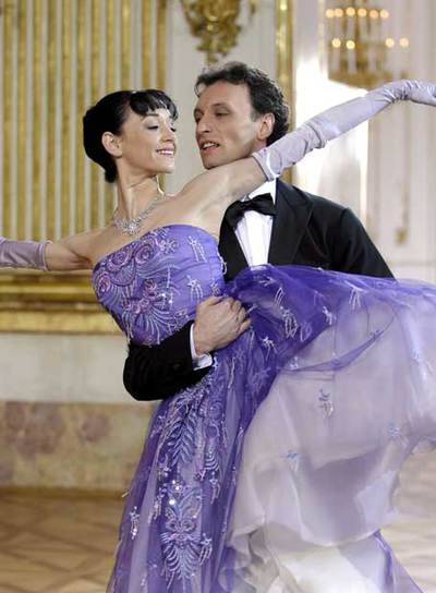 La bailarina española, Lucía Lacarra  y el bailarín Cyril Pierre, durante los ensayos del Concierto de Año Nuevo en Viena.