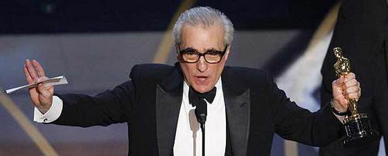 Martin Scorsese recoge el Oscar al Mejor director por el filme 'Infiltrados'.