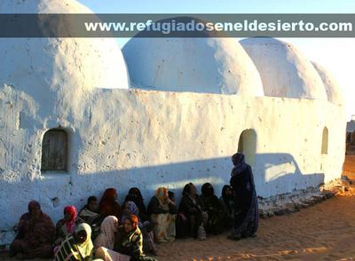  Y ahora qué hacemos , fotografía de la exposición  Refugiados en el desierto .