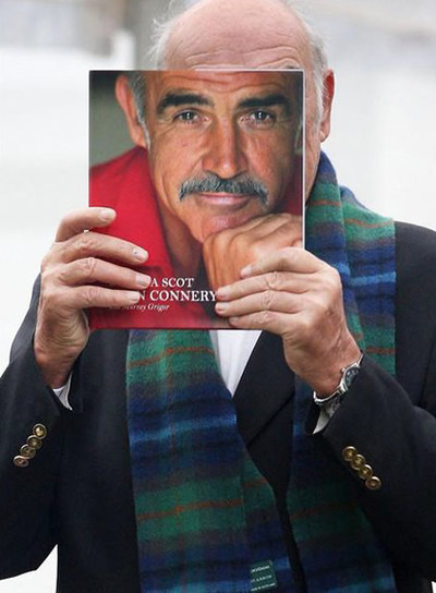 Connery rinde homenaje a Escocia en un libro autobiográfico