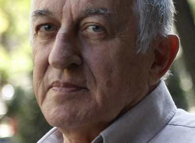 "Son los autores los que honran o deshonran los premios"