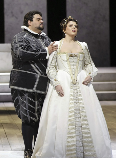 Un 'Don Carlo' austero divide La Scala