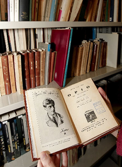 Entre Vampiros y Octavio Paz, la biblioteca de Cortázar