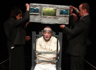 Una momento de  1984,  de George Orwell, montaje dirigido por Tim Robbins que estará en el CDN.