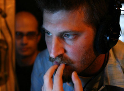 Adrián Biniez durante el rodaje de 'Gigante'