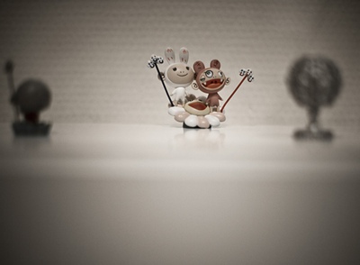 Las coloristas figuras de Murakami fusionan el arte tradicional japonés con el  manga .