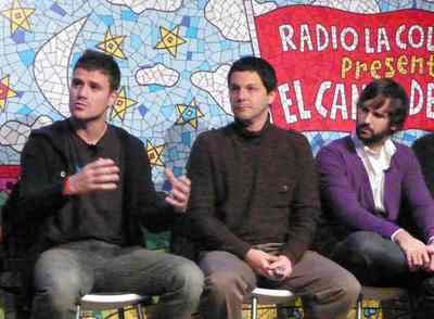 Miembros del grupo El Canto del Loco