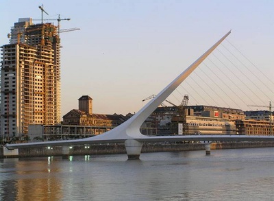 Puente de la Mujer de Santiago Calatrava, en Buenos Aires