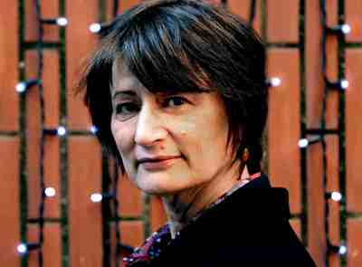 La escritora francesa Catherine Millet posa para los medios durante la presentación 'Celos', su última novela