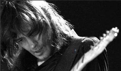 EL PAÍS te cuenta en directo el concierto de homenaje a Antonio Vega, un año después de su muerte