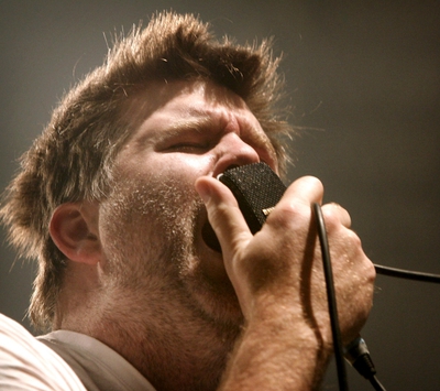 El cantante James Murphy vocalista de la banda estadounidense LCD Soundsystem durante su actuación en la jornada inaugural del Festival Sónar Galicia 2010 que durante los días 17 18 y 19 de Junio se desarrollará en el Recinto Ferial de A Coruña.