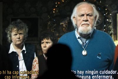 Un fotograma de  La grandeza de vivir , con subtítulos en castellano y catalán, proyectada en el cine Verdi de Barcelona.