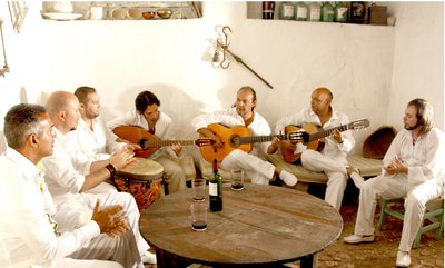 El grupo presenta hoy en Madrid su primer disco, 'Moroneando'