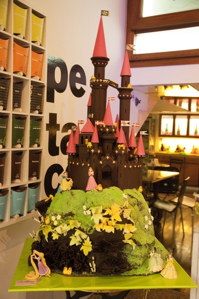 Castillo en la pastelería Escribà en la Gran Vía de Barcelona.