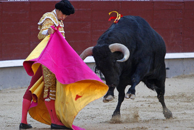 El diestro Daniel Luque, durante su primer toro.
