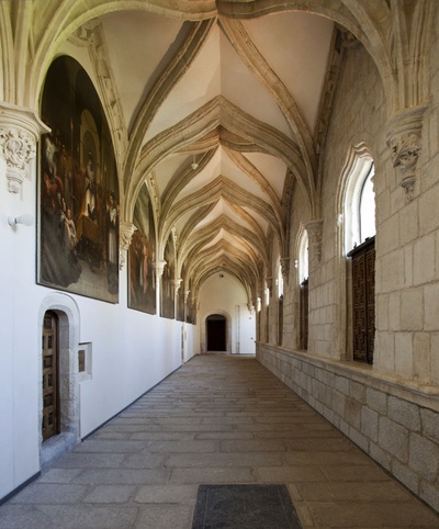 La ministra de Cultura, Ángeles González Sinde, ha presentado el regreso al monasterio de El Paular, en Madrid, de los 52 lienzos del pintor Vicente Carducho (1576-1638) restaurados en el museo del Prado.