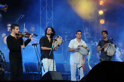 Un baile para echar el veneno