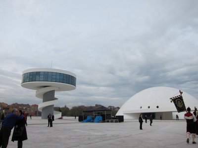 El Centro Niemeyer suspende temporalmente su actividad cultural