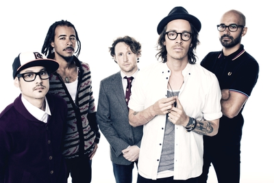 Una imagen de promoción de Incubus.