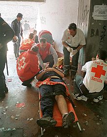 Más de 50 heridos al ceder una valla del Sánchez Pizjuán durante el Sevilla - Betis