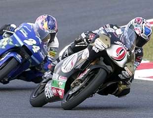 Rossi remonta y gana en Montmeló tras salirse en la primera vuelta