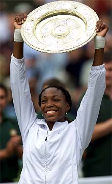 Venus Williams revalida su título de Wimbledon tras imponerse a Henin en tres mangas