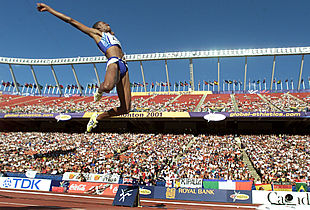 Fiona May se ha impuesto con claridad en la final de salto de longitud.