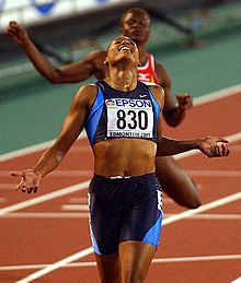 Marion Jones ha conseguido en los 200 metros su primer oro en los Mundiales de Edmonton.
