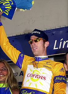 El británico David Millar se enfunda el primer 'maillot' amarillo de la Vuelta