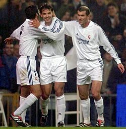 El Madrid se complica para ganar a Osasuna (2-1)