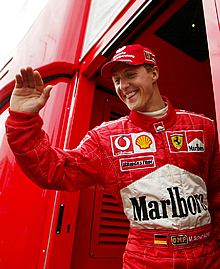 El piloto alemán de Ferrari Michael Schumacher después de lograr la  pole position .