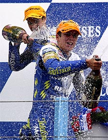 Pedrosa logra su primera victoria en 125cc y Olivé acaba tercero