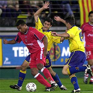 Un Deportivo triste sucumbe ante el Villarreal (3-1)