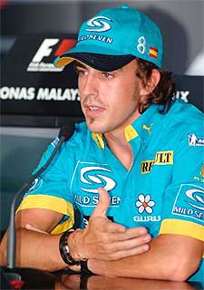 Fernando Alonso, durante la rueda de prensa en Malasia.