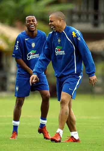 Robinho y Ronaldo en la concentración de la selección brasileña